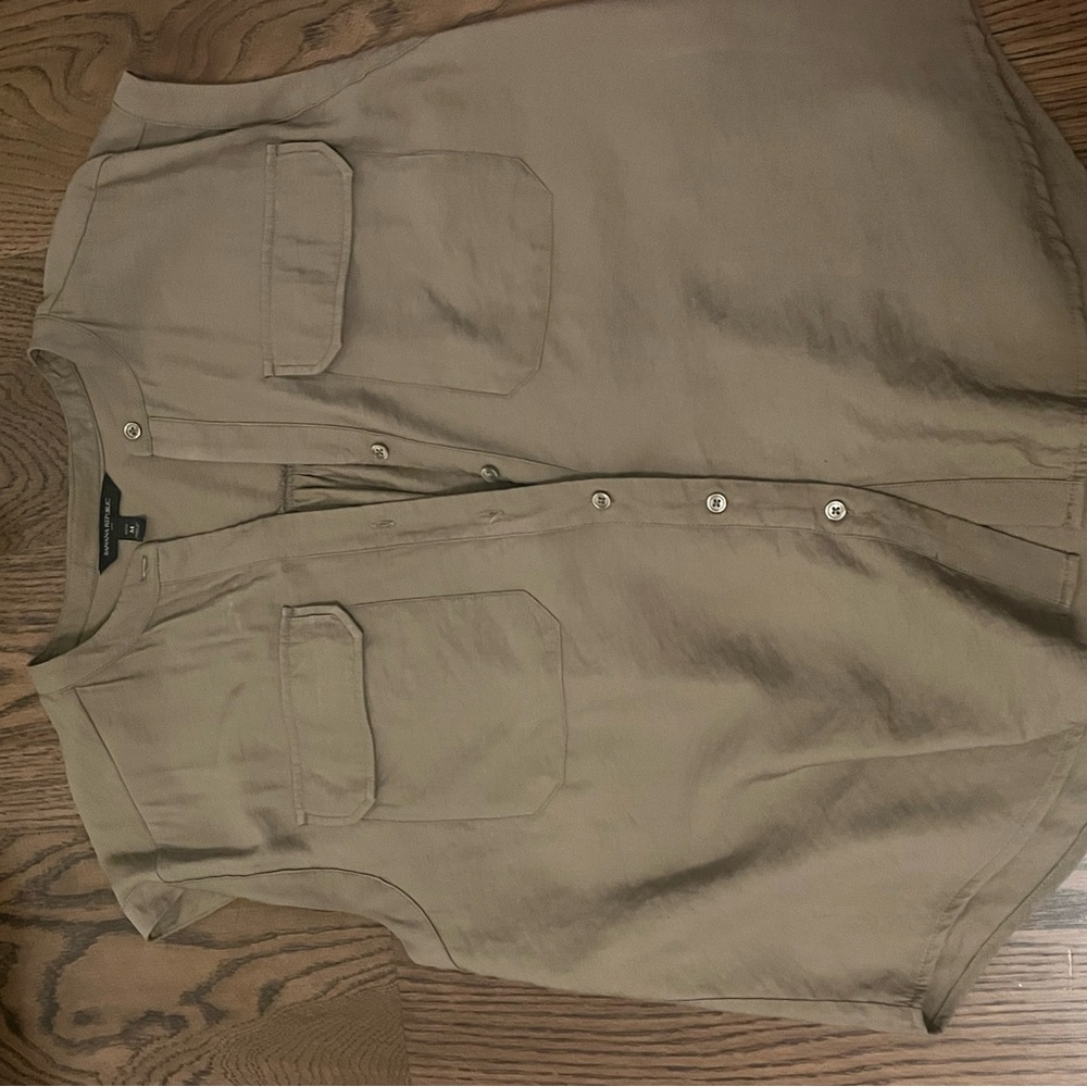 Banana Republic Khaki Sleeveless Button-Up Blouse